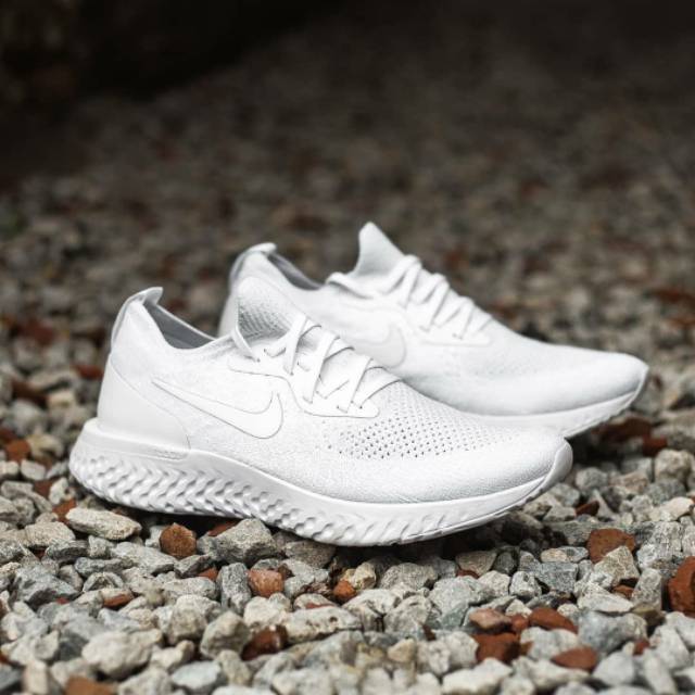harga sepatu nike epic react flyknit