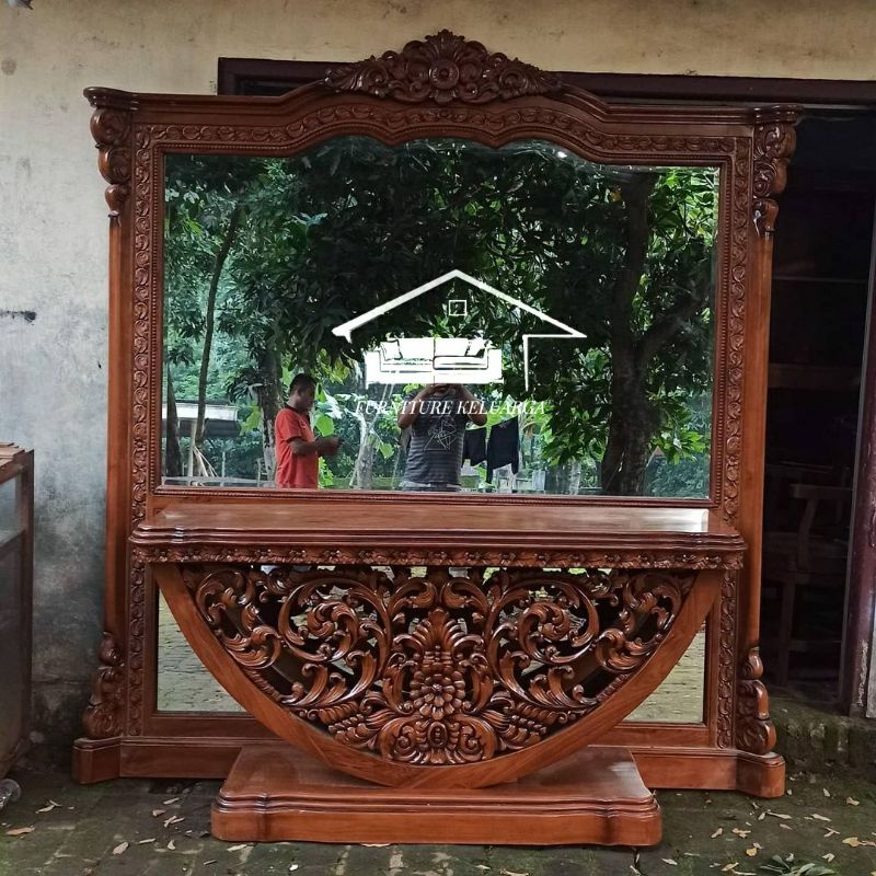 Meja rias mewah ukir jati jepara / Meja rias mewah / Meja jati
