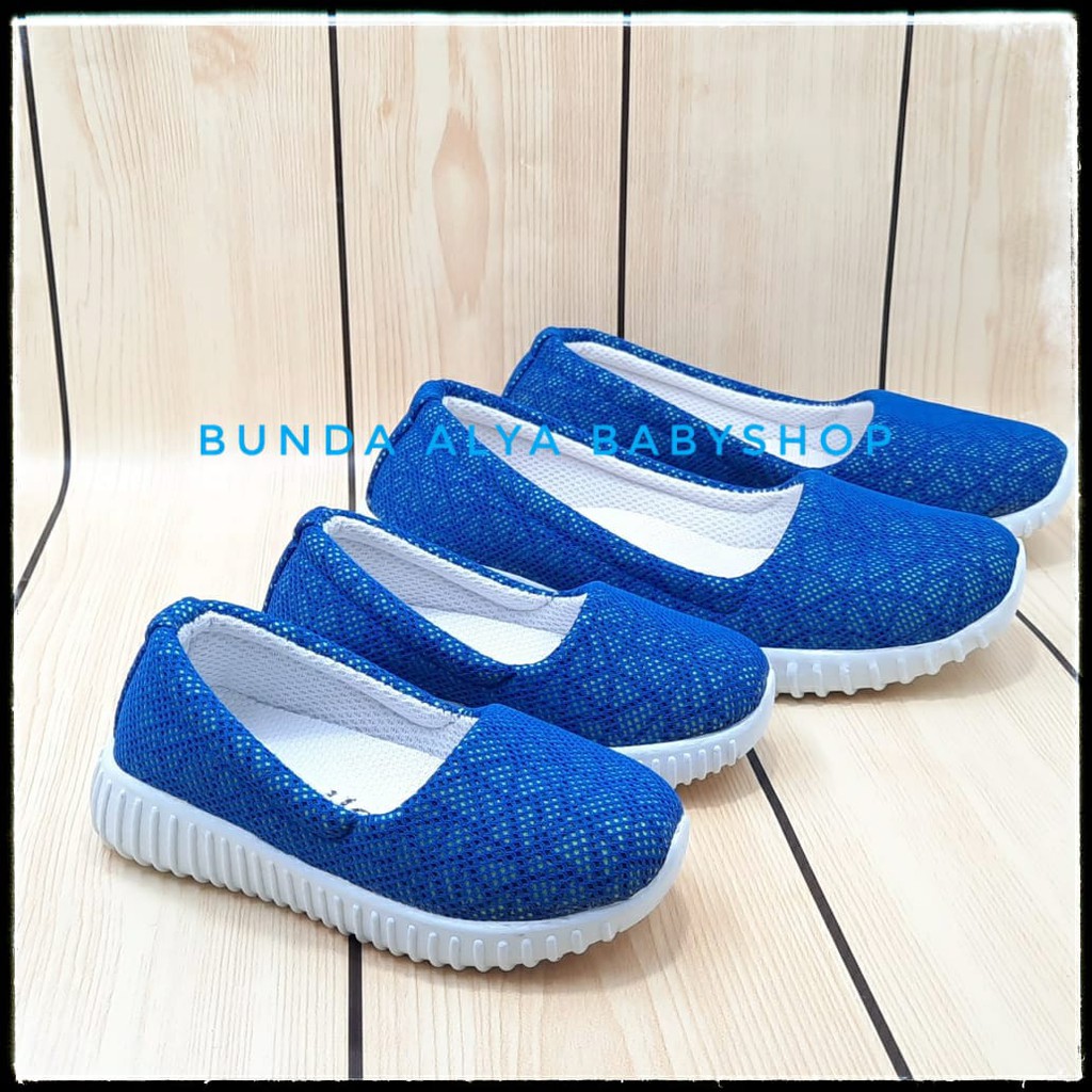 Sepatu Anak Perempuan Usia 1 Tahunan Slip ON Kanvas BIRU - Sepatu Anak Cewek Size 22 Alas Karet Anti Licin