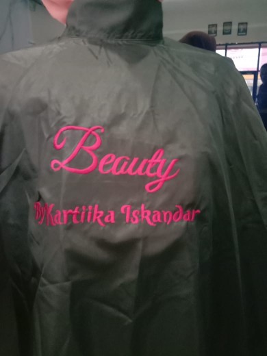 Cape Atau Celemek Satin