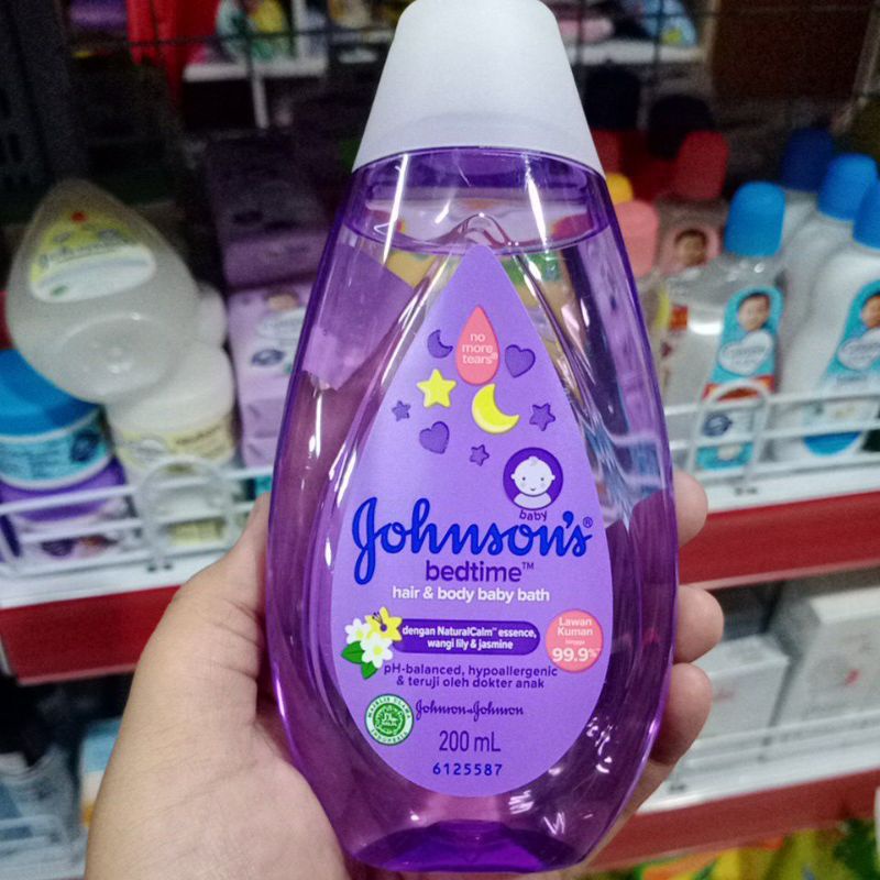 Johnson's Baby Bath Ungu 200 ml