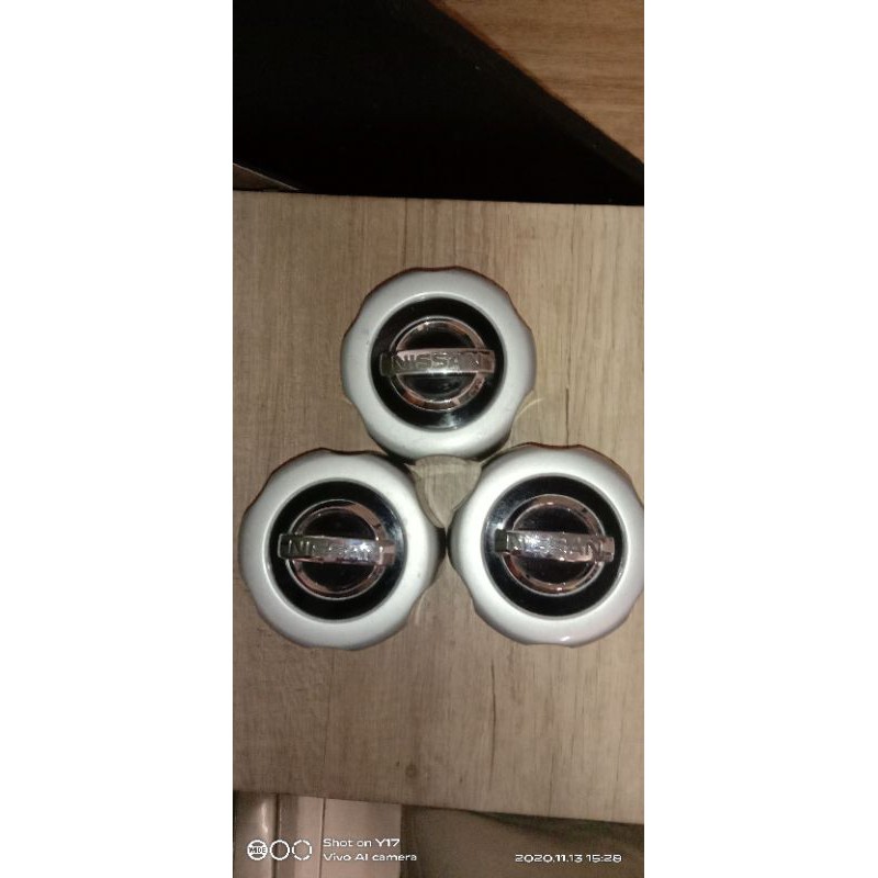 DOP TUTUP RODA VELG NISSAN TERRANO