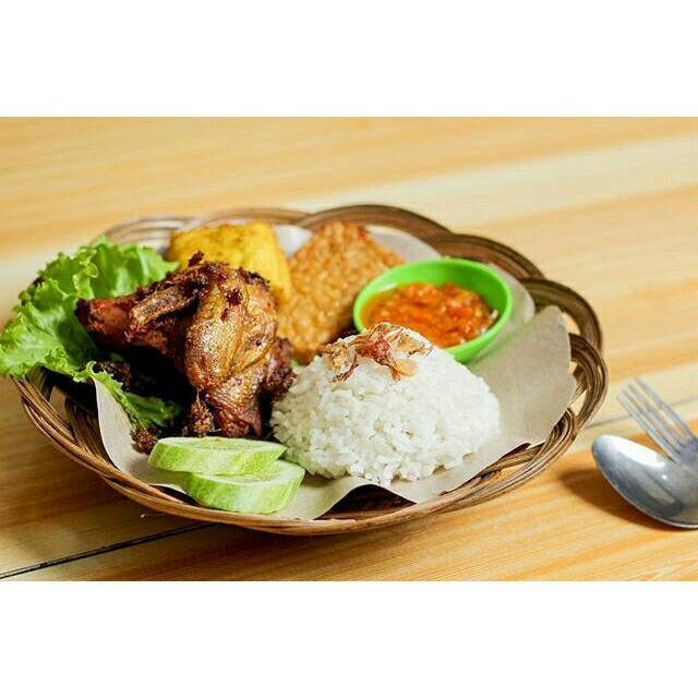 

Paket Nasi Box Ayam Rempah Goreng/Bakar Mamika