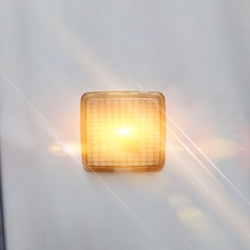 Mika lampu kabin Ford laser