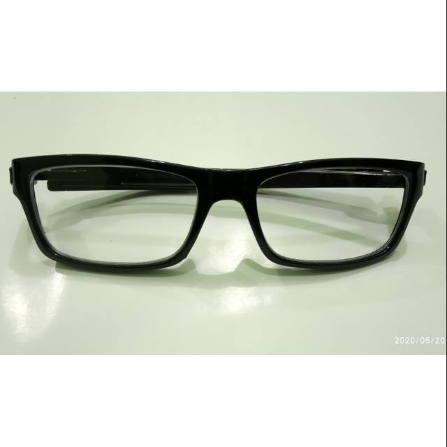 Frame kacamata pria sporty