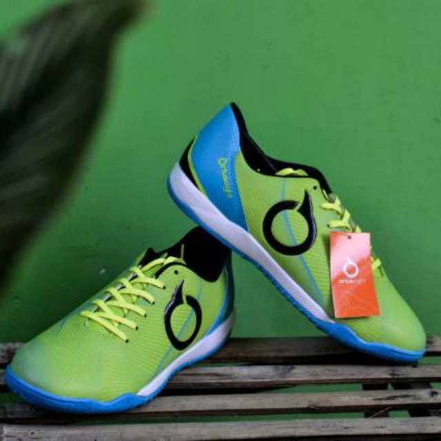 ORTUSEIGHT PRODIGY IN FLUO GREEN