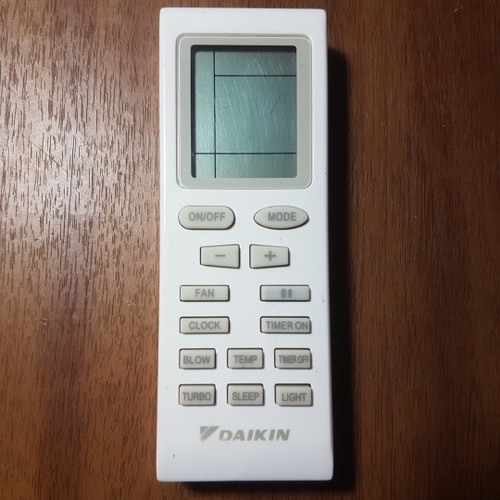 REMOT REMOTE AC DAIKIN ARC467A1 TERLARIS