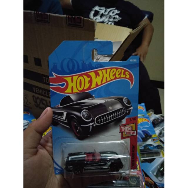 Hot Wheels 3/10 55 CORVETTE