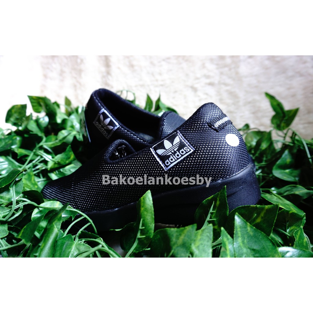 Sepatu Selop Adidas Hitam Wanita Pria - Sepatu Selop Adidas Hitam Wanita Pria - SA02