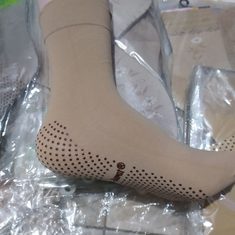 Kaos kaki anti slip bahan stoking tebal  panjang sampai atad mata kaki