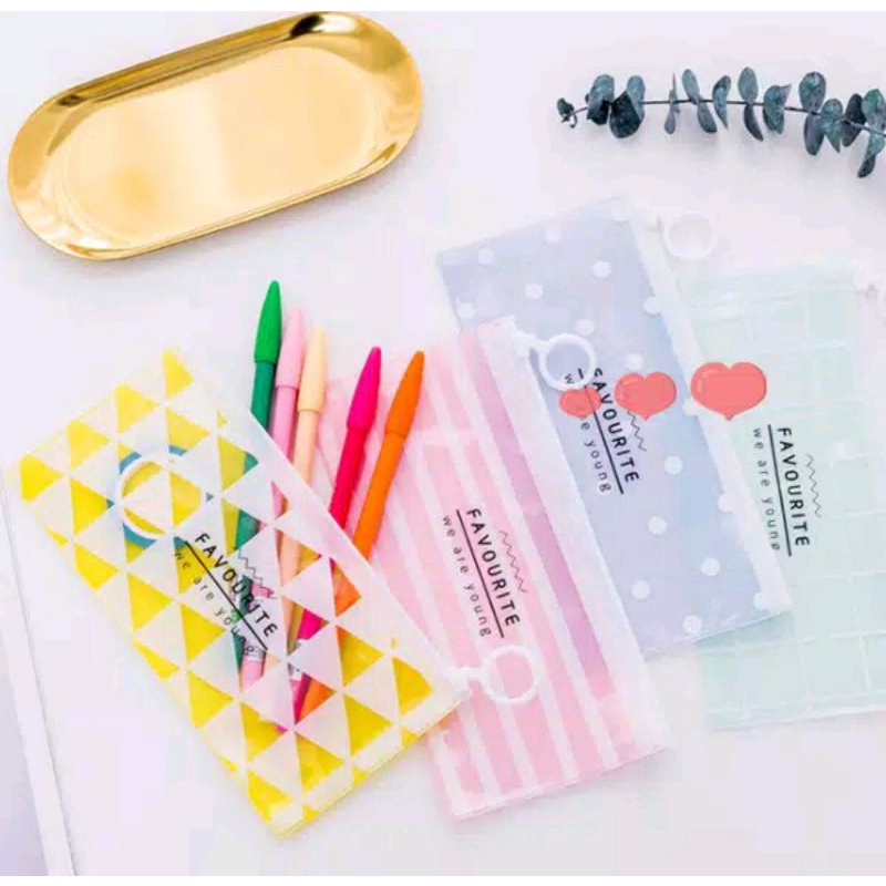 

Tempat Pensil Zipperbag Favorite Motif Cantik Import MK284