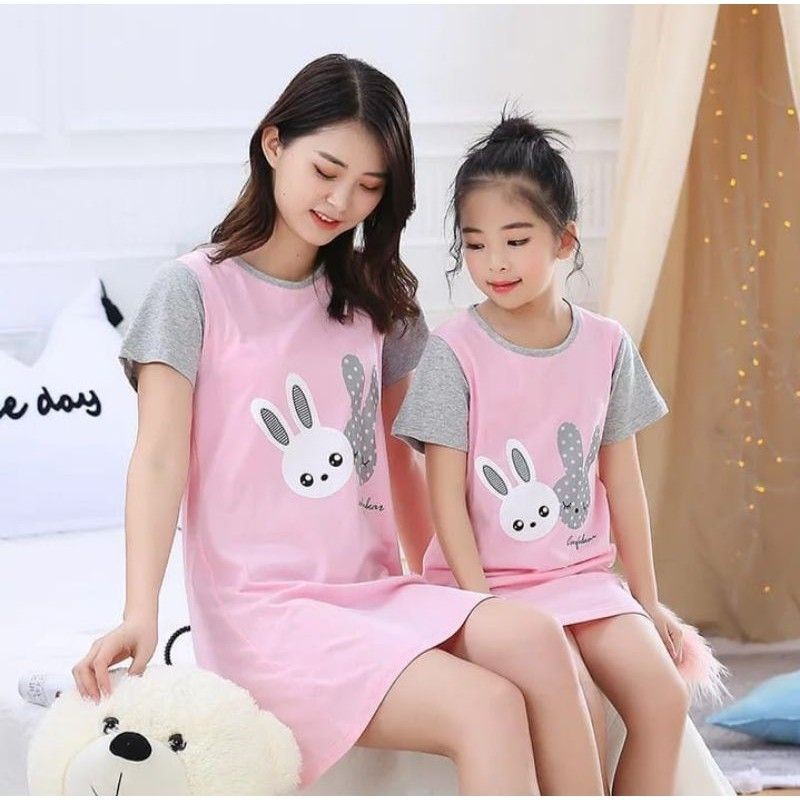 Dress couple mom and kids