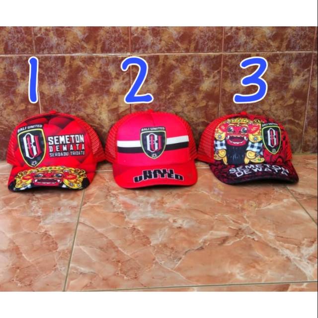 TOPI BALI UNITED