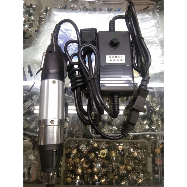 OBENG LISTRIK SET + ADAPTOR DAN 2MATA OBENG JB-800