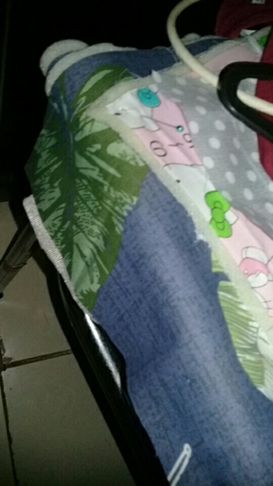 Leaves - Kain Sprei Katun Lokal Meteran Magenta