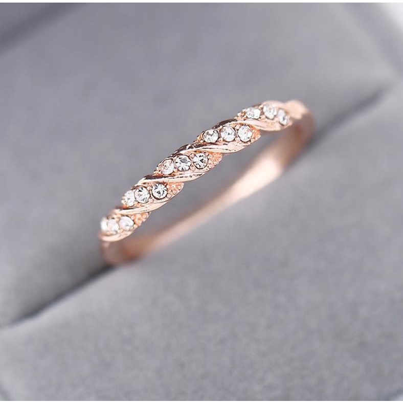 3 Warna Cincin Berlian Tunangan Pernikahan Wanita Fashion Kristal Baja Titanium Rings / Emas / Perak / Rose Gold