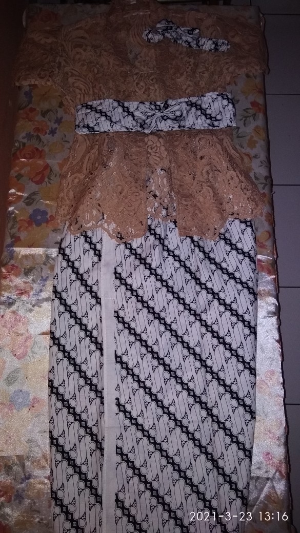 0-8 Tahun Free Bandana Set Kebaya Brokat+kamen Obi Batik Anak