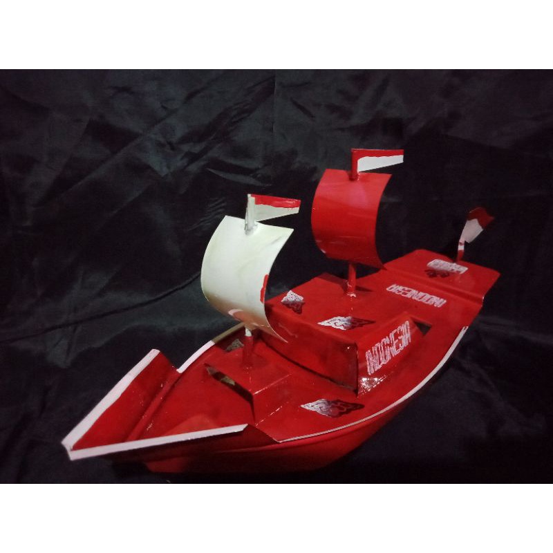 kapal Otok otok Perahu Layar 20cm