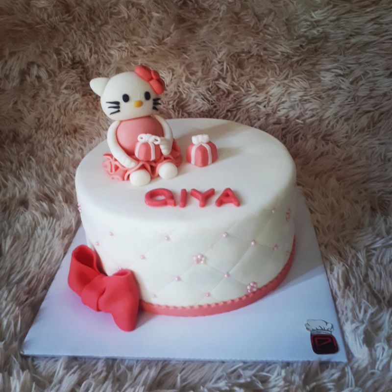 

Birthday cake Hello Kitty (area Surabaya). MOHON BACA deskripsi box