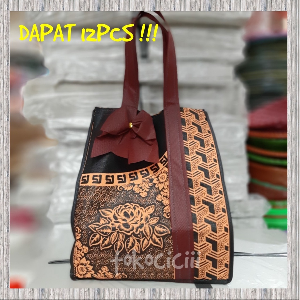 

12PCS Tas hajatan batik mewah 22x22