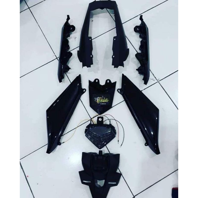 body belakang Vixion new stoplamp + spakbor ninja rr