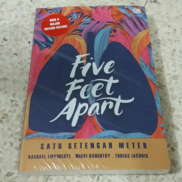 Novel Five Feet Apart Satu Setengah Meter Rachael Lippincott Shopee Indonesia