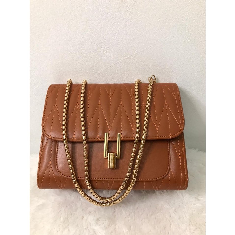 Slingbag  Rantai Wanita Syakira Gold Selempang IRVANBAGSHOP