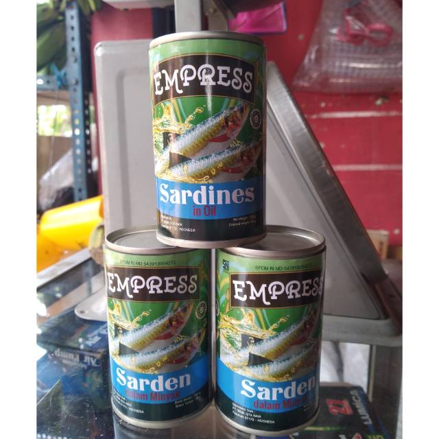 Sarden kaleng merek Empress pancing