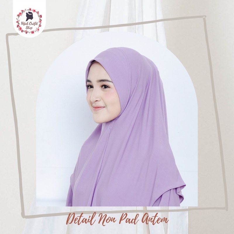 Ishma Bajugo / atasan menyatu dengan hijab