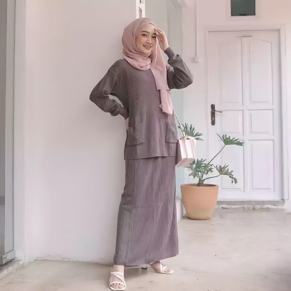 Boxi Set-One Set Rajut Wanita kekinian Terbaru Koreanstyle/Setelan Baju+Rok Rajut Lembut