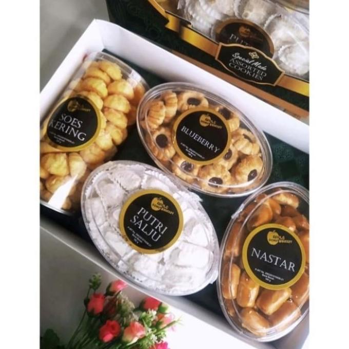 

Parcel Lebaran / Paket Kue Lebaran / Kue Premium Isi4 - Nastar Berry