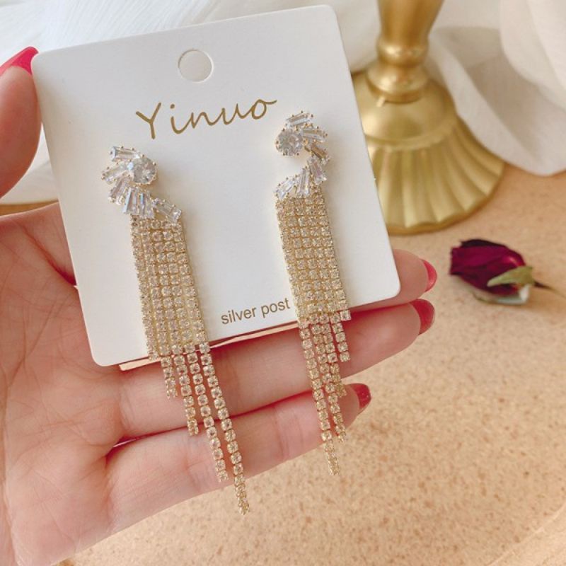 Anting tusuk rumbai kristal diamond tassel