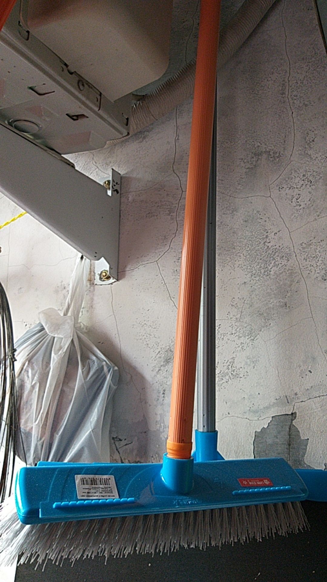 Livina Floor Scrubber No.280 Bm-20 Lion Star Sikat Lantai Gagang