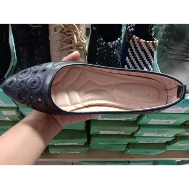 SEPATU FLAT / FLATSHOES OTHA