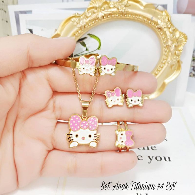 Set Titanium Anak HK Putih Pita Pink