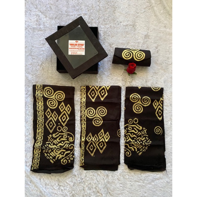 Kain Tenun Sarimbit Batik Lontara Khas “Bugis” Sengkang,Makassar (Couple/Suami Istri)