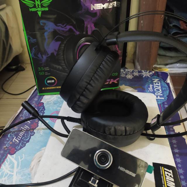 Webcam Nemesis dan Headset Nemesis