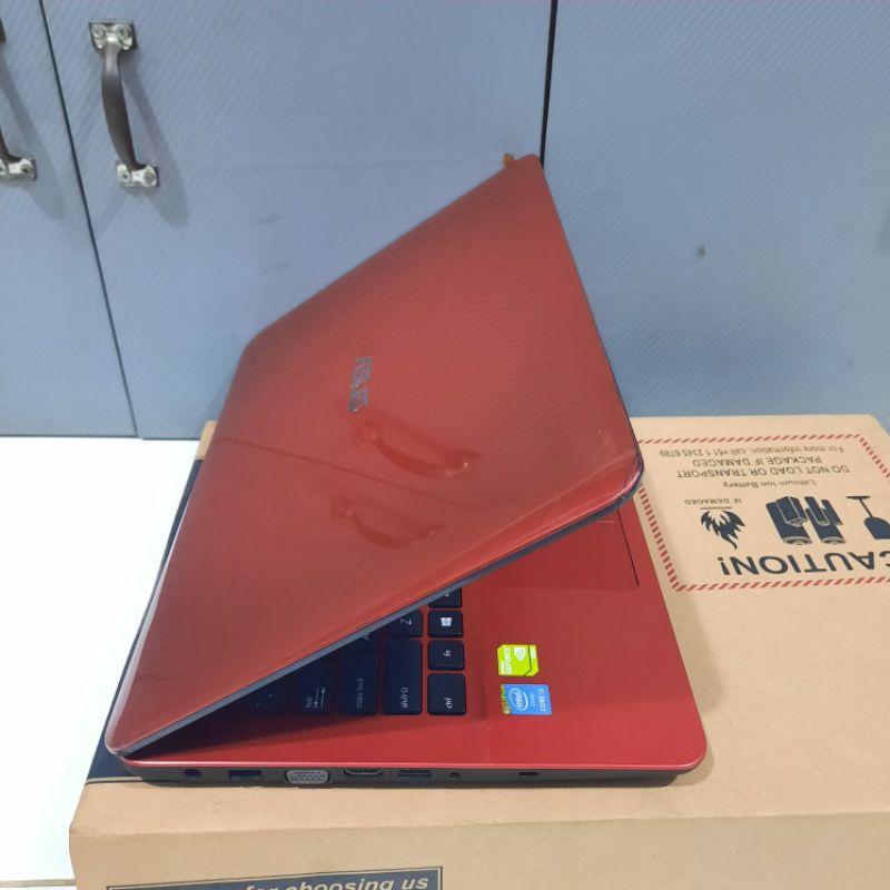 Notebook Asus X201EP Celeron Ram 2Gb/Ssd 128Gb Windows 10 Office lengkap full aplikasi siap pakai