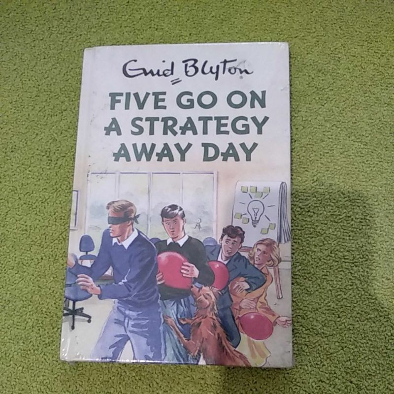 Enid Blyton: Hardcover The Famous Five - Five go on a strategy away day