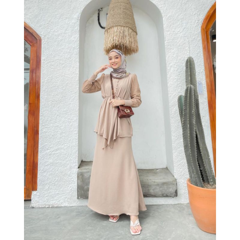 Sophia Set by Gamaleea