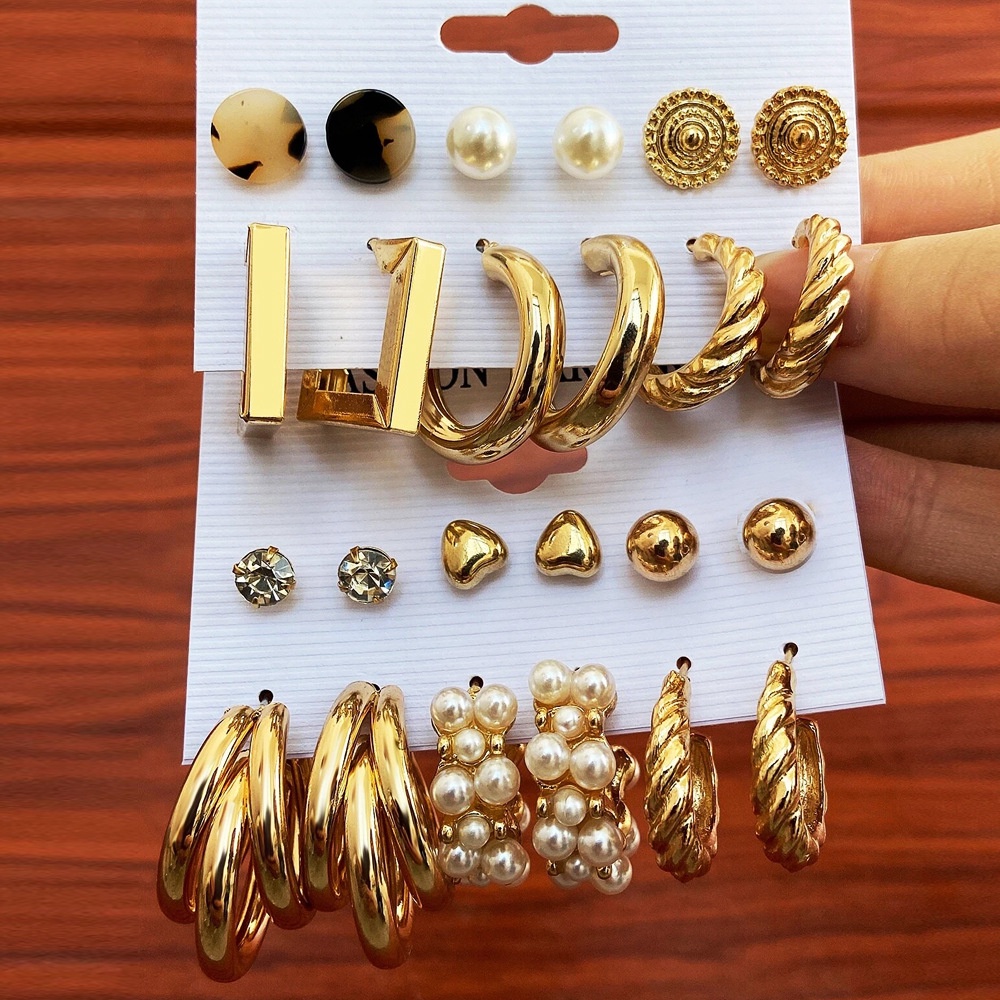 YEEZII Set Anting Stud Hias Liontin Kupu-Kupu Mutiara Berlian Gaya Retro Untuk Wanita