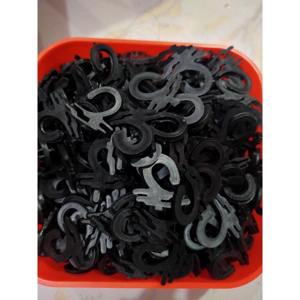 gantungan kaos kaki 1 kilo