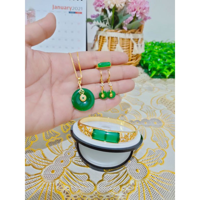 Satu set Giok kalung xuping terbaru