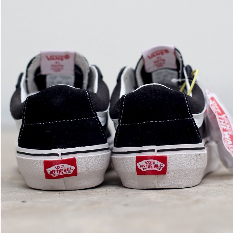 SK8 LOW BLACK WHITE SEPATU KETS PRIA TERLARIS