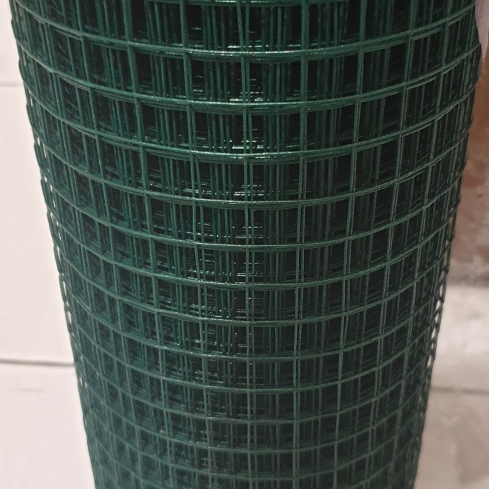 Kawat Pvc 1/2 inch. Kawat loket hijau anti karat. Kawat kandang.