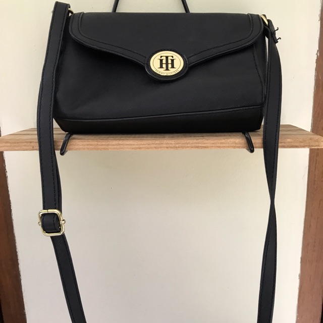 tommy sling bag