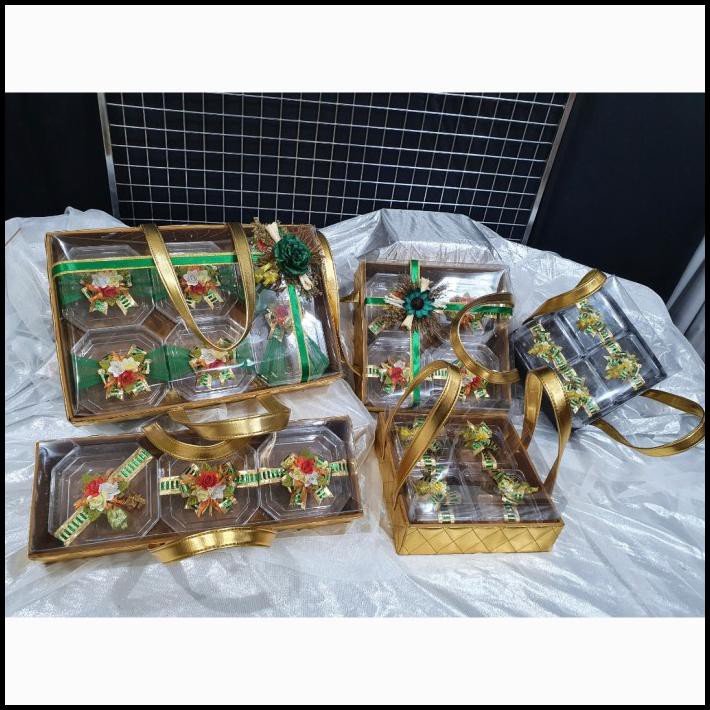 

Box Kue Parcel Lebaran Idul Fitri Gold Hampers - S