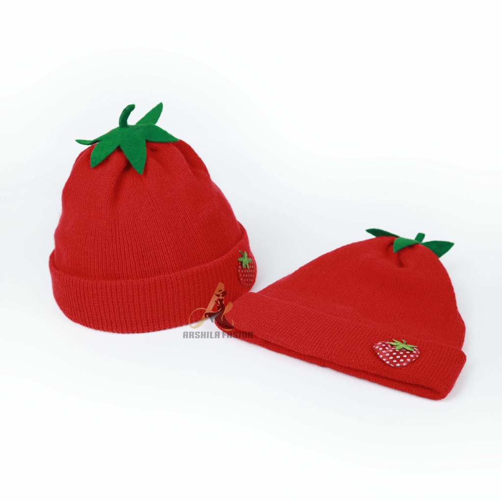 Kupluk Rajut bayi Motif Stroberi