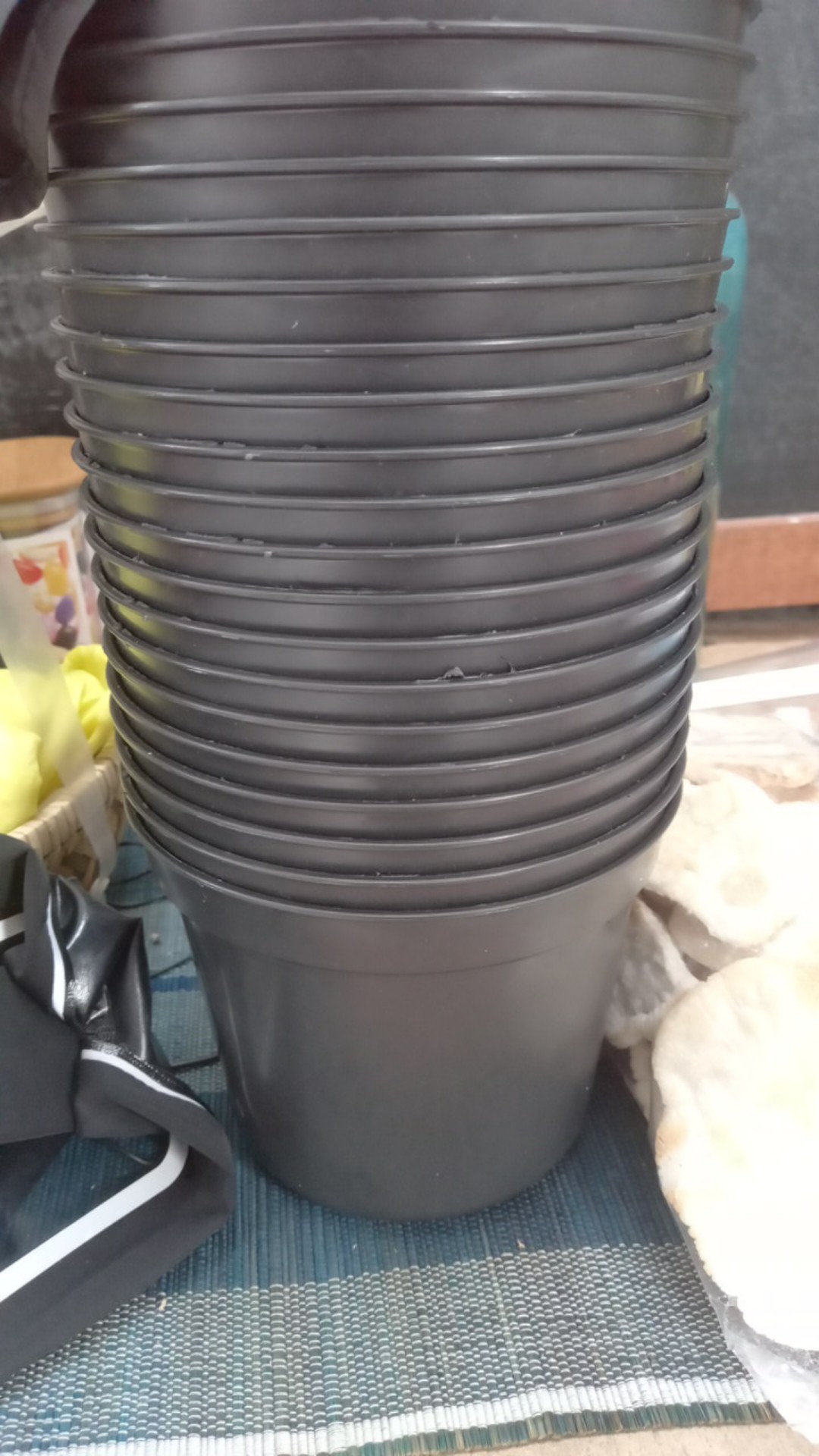 Pot Bunga Tanaman 15 Cm Hitam Merek Made Indonesia Free Bubble Ketentuan Berlaku