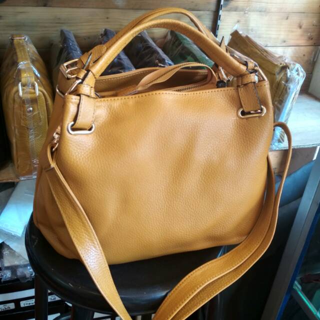 Tas wanita asli kulit murah / papirut asli murah - LV